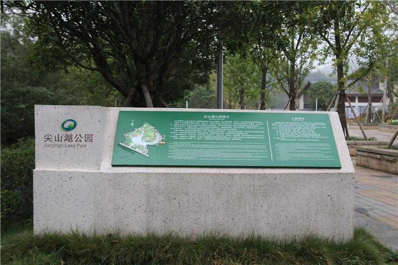 在標(biāo)牌制作中，我們需要注意哪些問題呢？
